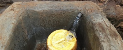 Jerrycan under a tap