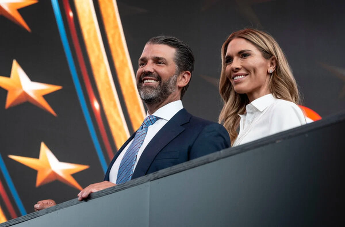 hoedonaldtrumps-extra-2.webp Hoe Donald Trump senior per ongeluk de verloving van zijn zoon aankondigde - image 2