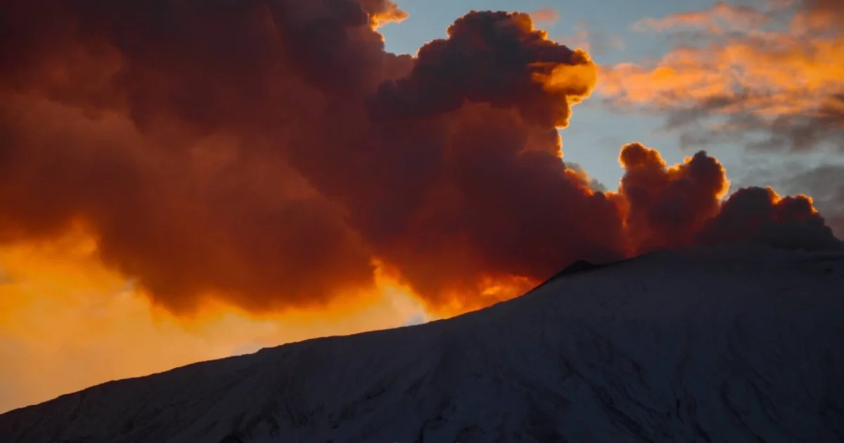 Waarom de Etna nu weer 'spuugt' en wat dit betekent voor je reis naar Sicilië