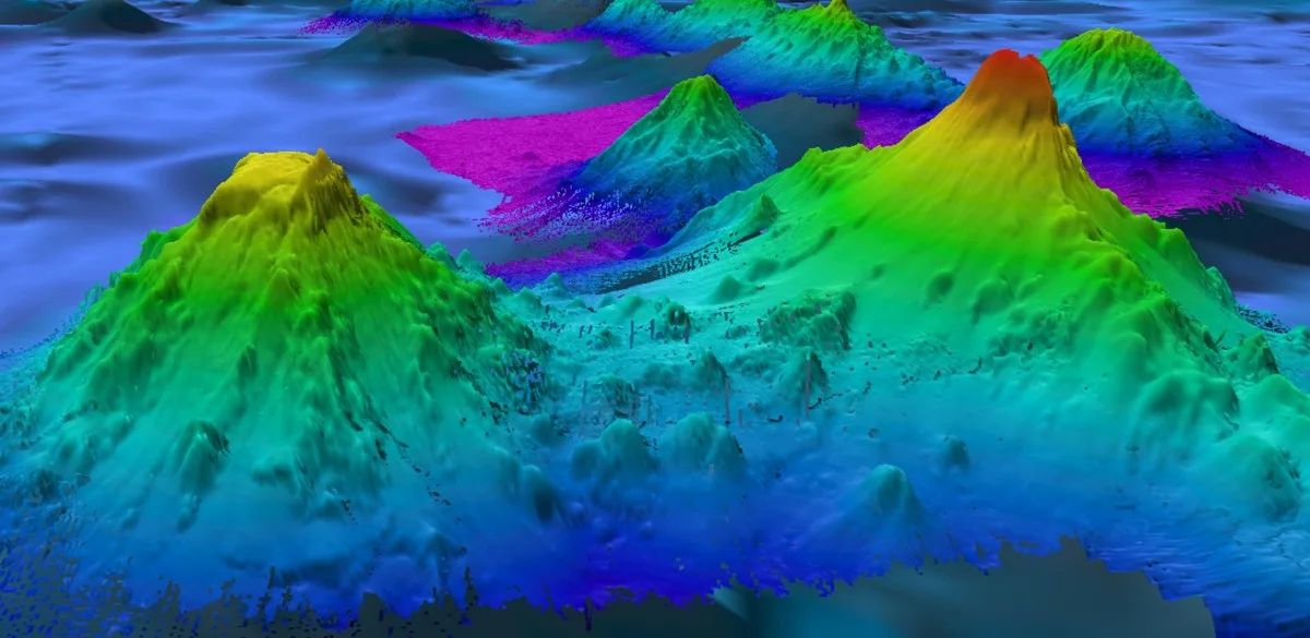 deonderzeeseber-extra-1.webp De onderzeese berg die de Burj Khalifa met 2000 meter verplettert - image 1