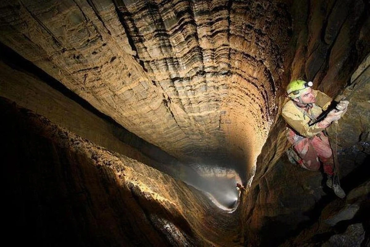 Waarom wetenschappers een verborgen thermisch meer meten dat groter is dan drie Olympische zwembaden - image 2
