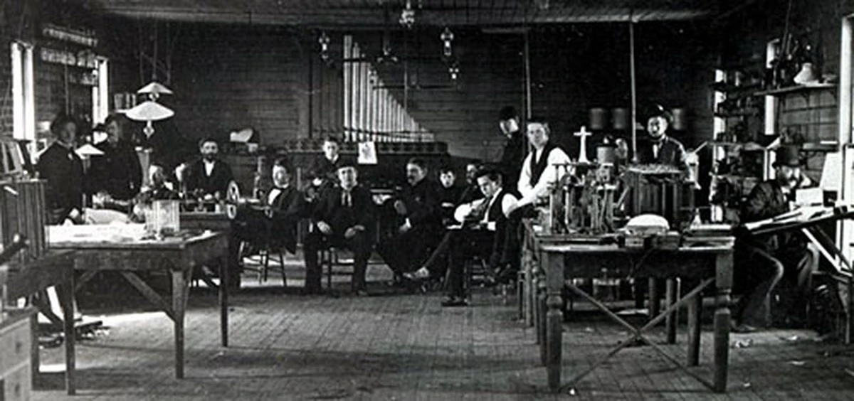 De verrassende vondst in de gloeilamp van Edison die de wetenschap 100 jaar vooruit was - image 2