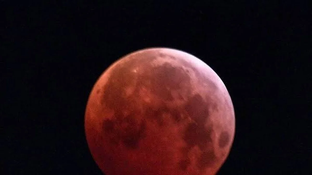 Het ‘bloedrode’ maanmysterie van 2026: dit moet je weten over de zeldzame totale maansverduistering