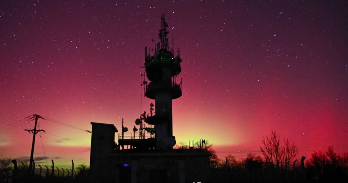 De onverwachte groene gloed: waarom je de poollichten nu in de Ain zag