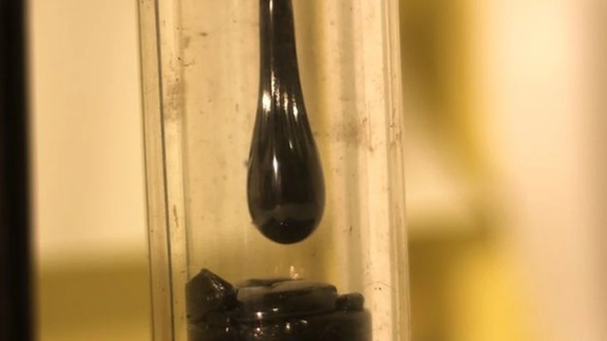 degeheimzinnige-extra-2.webp De geheimzinnige druppel die al 97 jaar valt: waarom deze teer zo traag beweegt - image 2