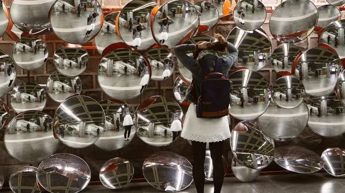 De verborgen manier waarop AI onze dagelijkse keuzes stuurt (zonder dat je het merkt)