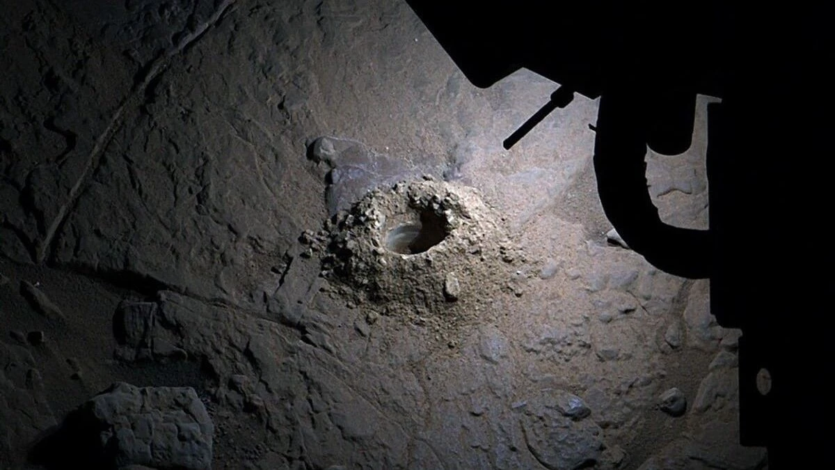 Zoek het donker af: hoe de Curiosity rover 's nachts een verrassende blik op Mars werpt