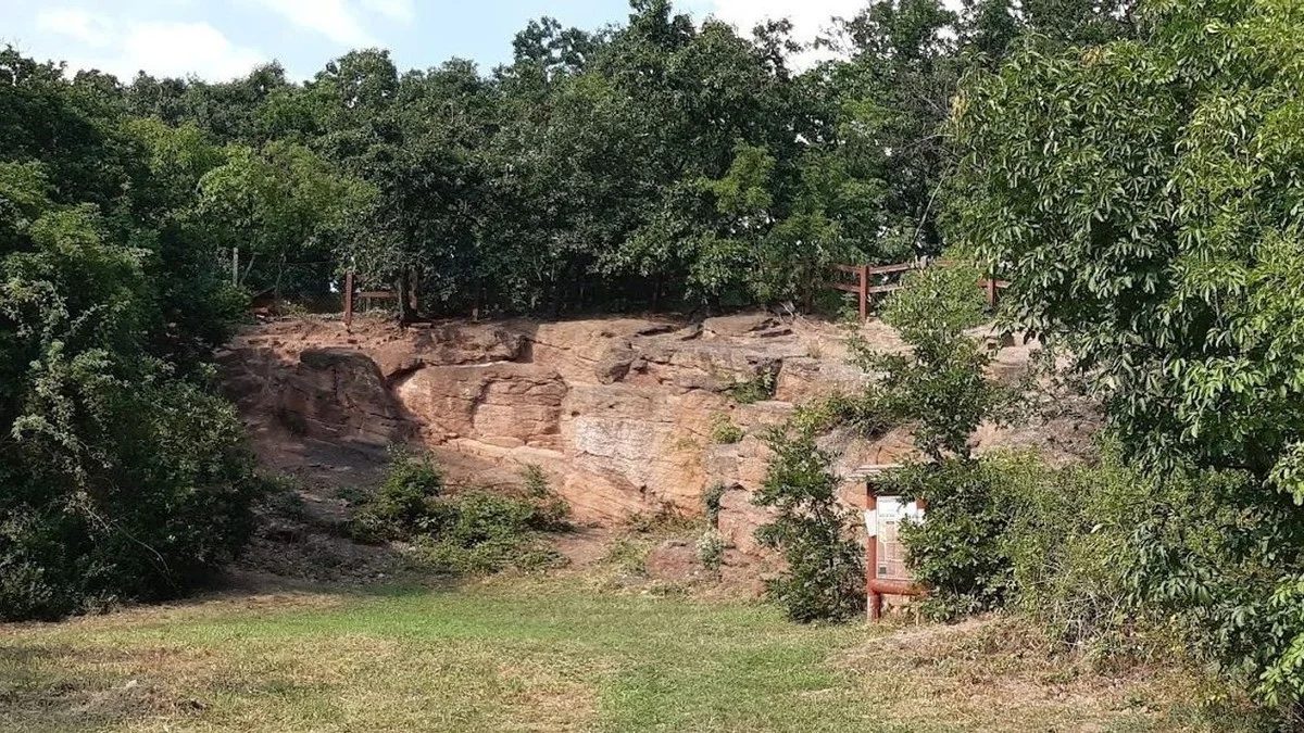 Deze onverwacht rode steen uit Hongarije is zeldzamer dan de Veluwe zandsteen