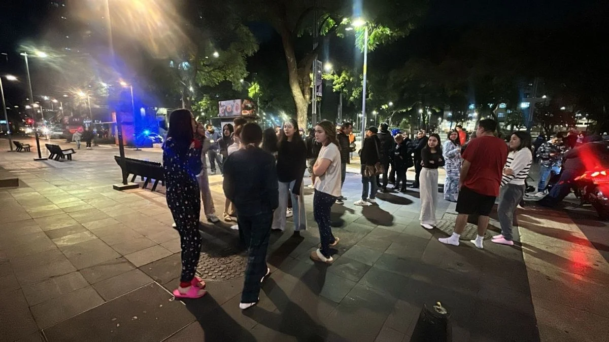 Wat je moet weten na het horen van het aardbevingsalarm midden in de nacht