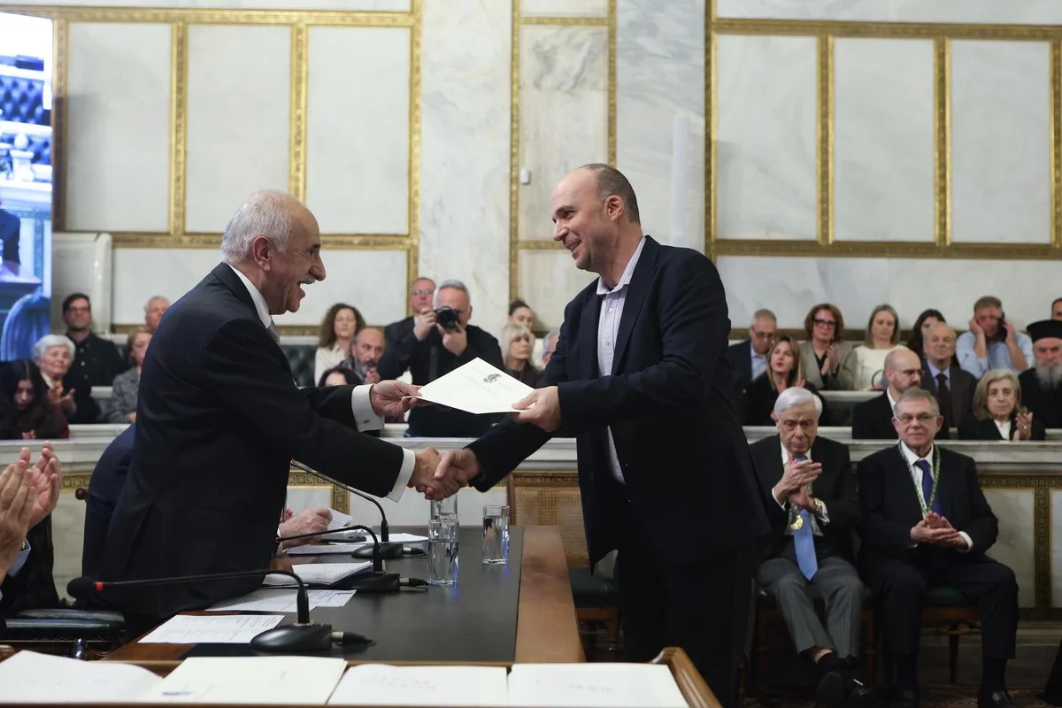 Waarom deze Griekse hoogleraar een zeldzame medaille kreeg van Athene