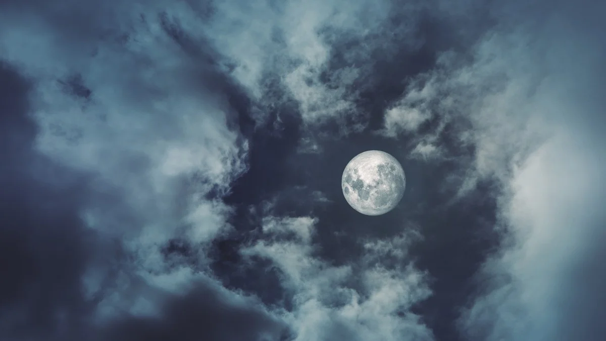 Waarom je dag écht geen 24 uur meer is (en de maan de schuldige is)