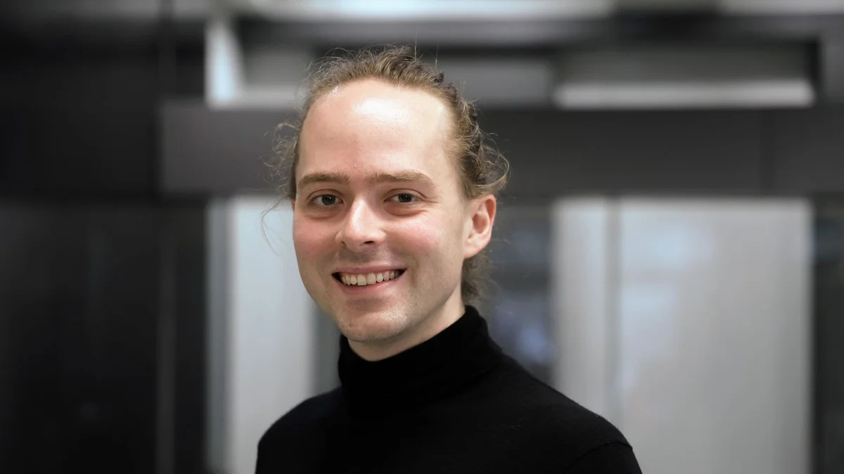 Ex-DeepMind expert verruilt Silicon Valley voor Praagse startup: zo leert hij AI gaten in Nederlandse infrastructuur dichten