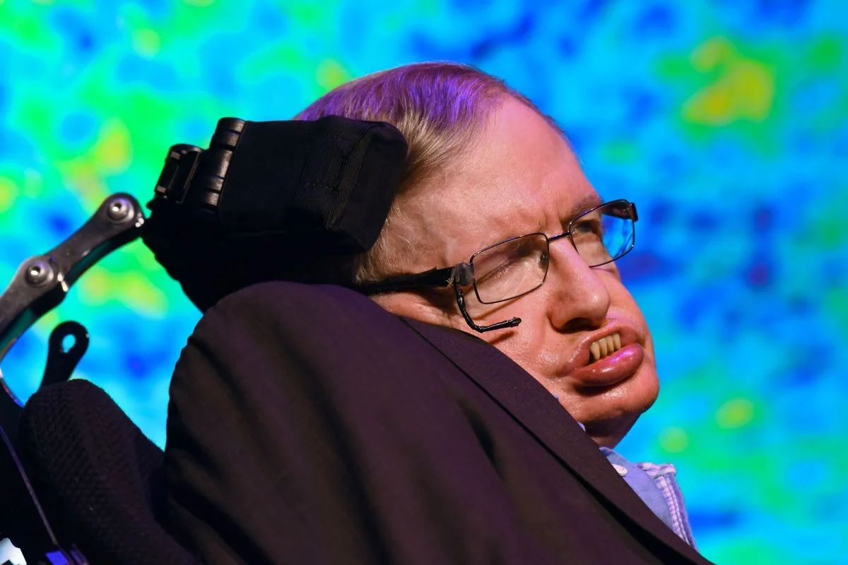Waarom Stephen Hawkings voorspelling voor 2025 nu al angstaanjagend accuraat lijkt - image 1