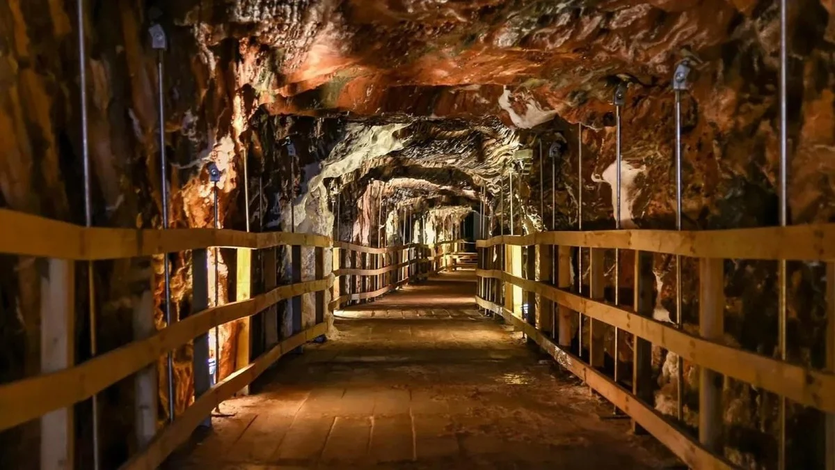 De berg in Catalonië die zichzelf blijft verhogen: een uniek Europees geheim met een kristallen paleis