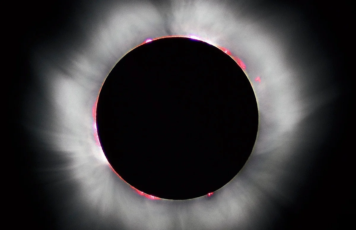 De Magie van de Totale Zonsverduistering in 2026: Wat Je Moet Weten Over Dit Zeldzame Evenement