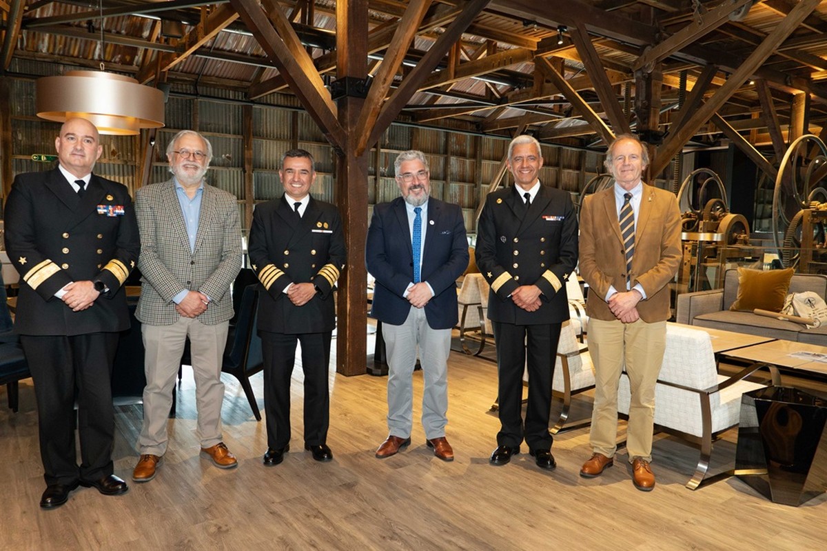 SHOA en Fundación Antártica21 versterken globale zeebodemkaart