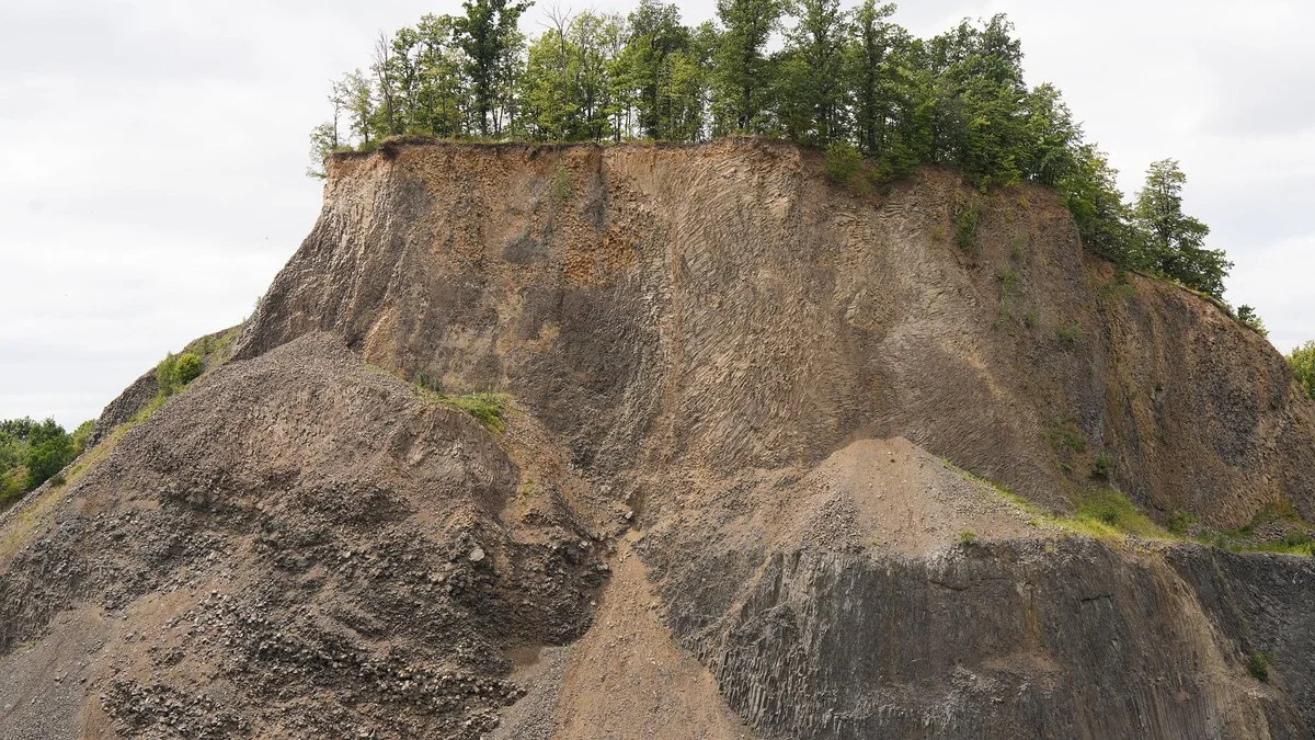 De verborgen krater: hoe een plek waar ooit zweefvliegtuigen landden nu het binnenste van een vulkaan toont