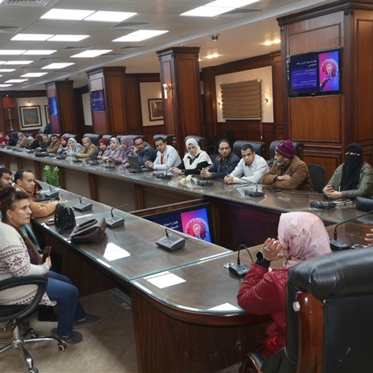 Waarom 45 ambtenaren plotseling de basis van AI leren in Sohag