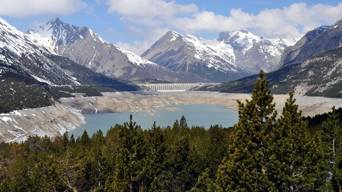 Waarom paleontologen nu massaal naar de Stelvio Pas trekken: duizenden voetafdrukken van dinosauriërs gevonden